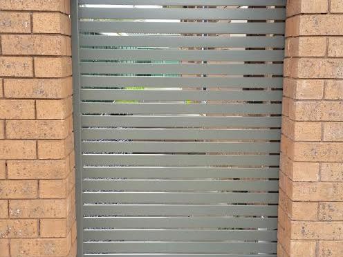 Slat gates