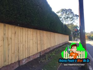 Lap and cap timber fence