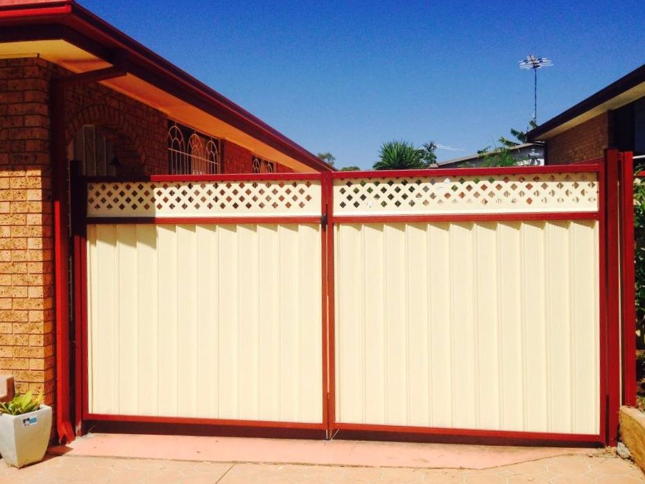 Colorbond gates with lattice inserts