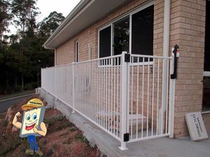 Aluminium flat top fencing