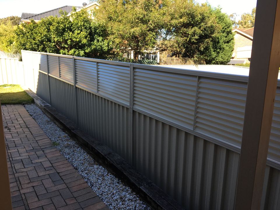 Colorbond fencing with louvre inserts